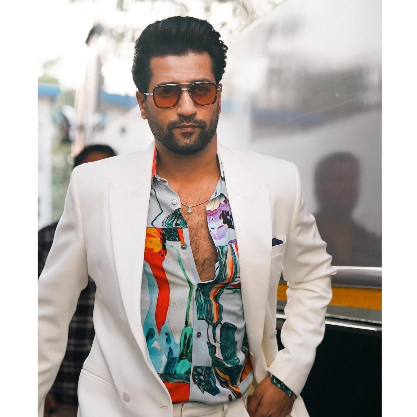 VICKY KAUSHAL WEARING GENTLEMAN SUN IN TORTOISE/LIGHT BROWN